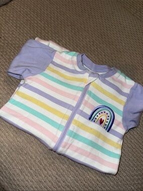 🍄12m Tuffy, baby girl onesie with rainbow embroidery GUC